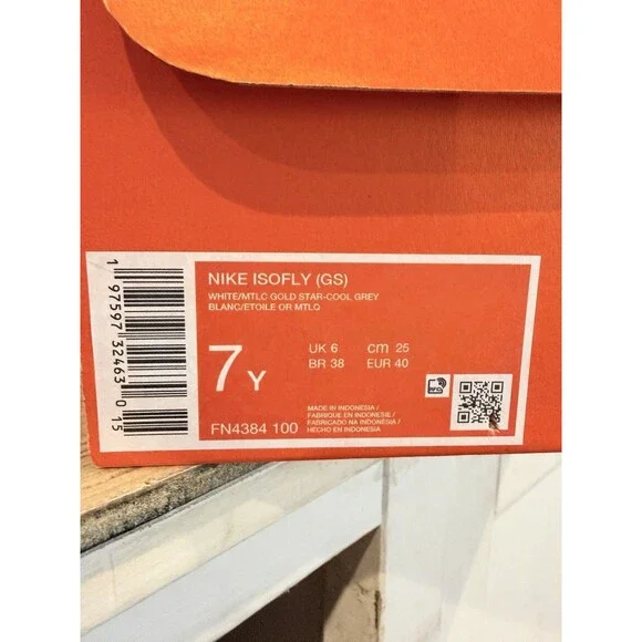 NEW Nike IsoFly Basketball Shoes White Metallic Gold Grey Big Kid's Size 7Y - Picture 13 of 14